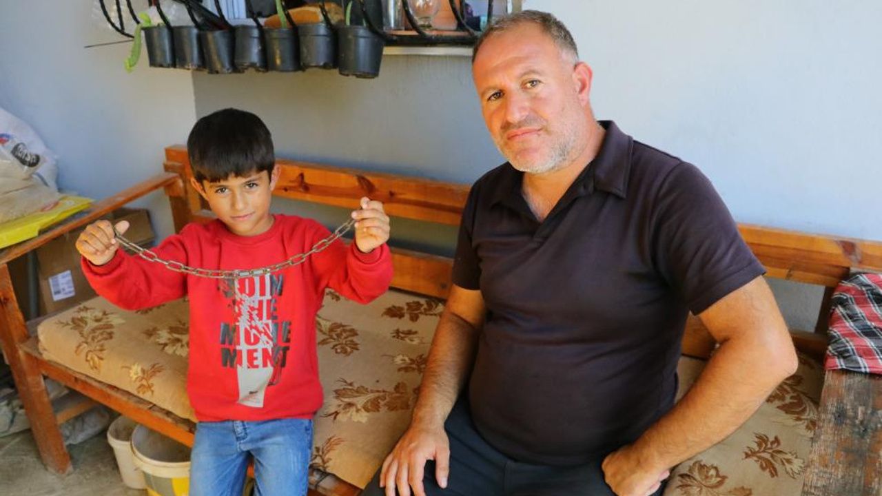 Adana'da 7 Yaşındaki Çocuk Okulda Zincirle Darp Edildi