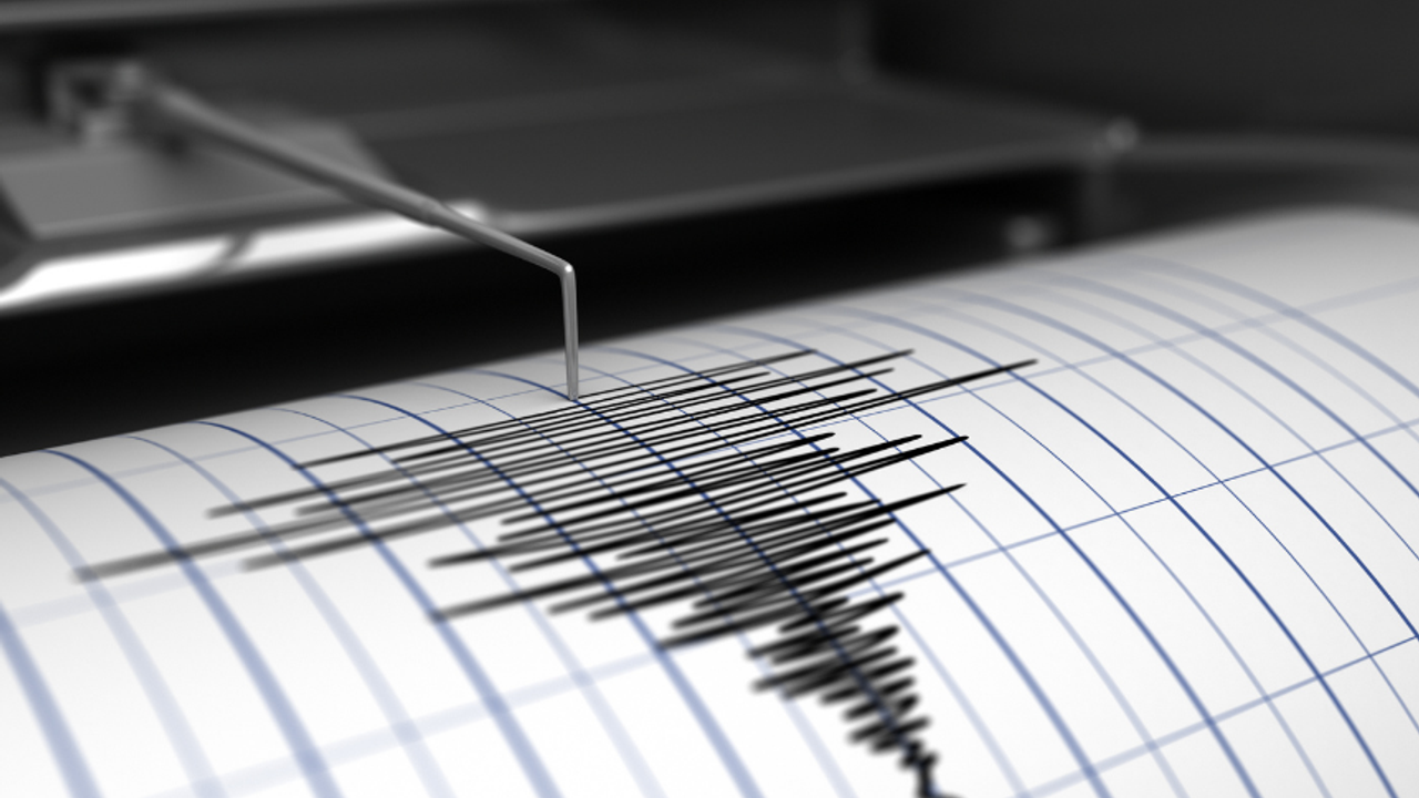 SON DAKİKA: İzmir'de 4.2 Büyüklüğünde Deprem
