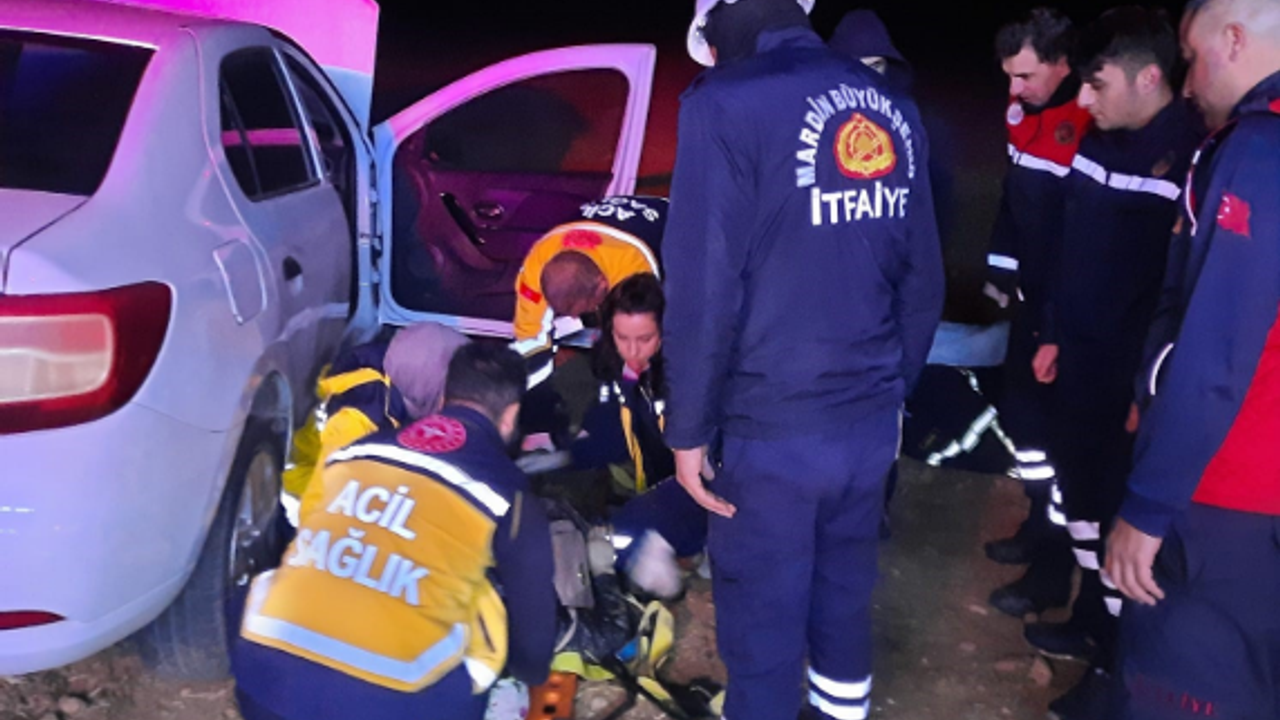 Mardin'de Otomobil Takla Attı: 5 Kişi Yaralandı!