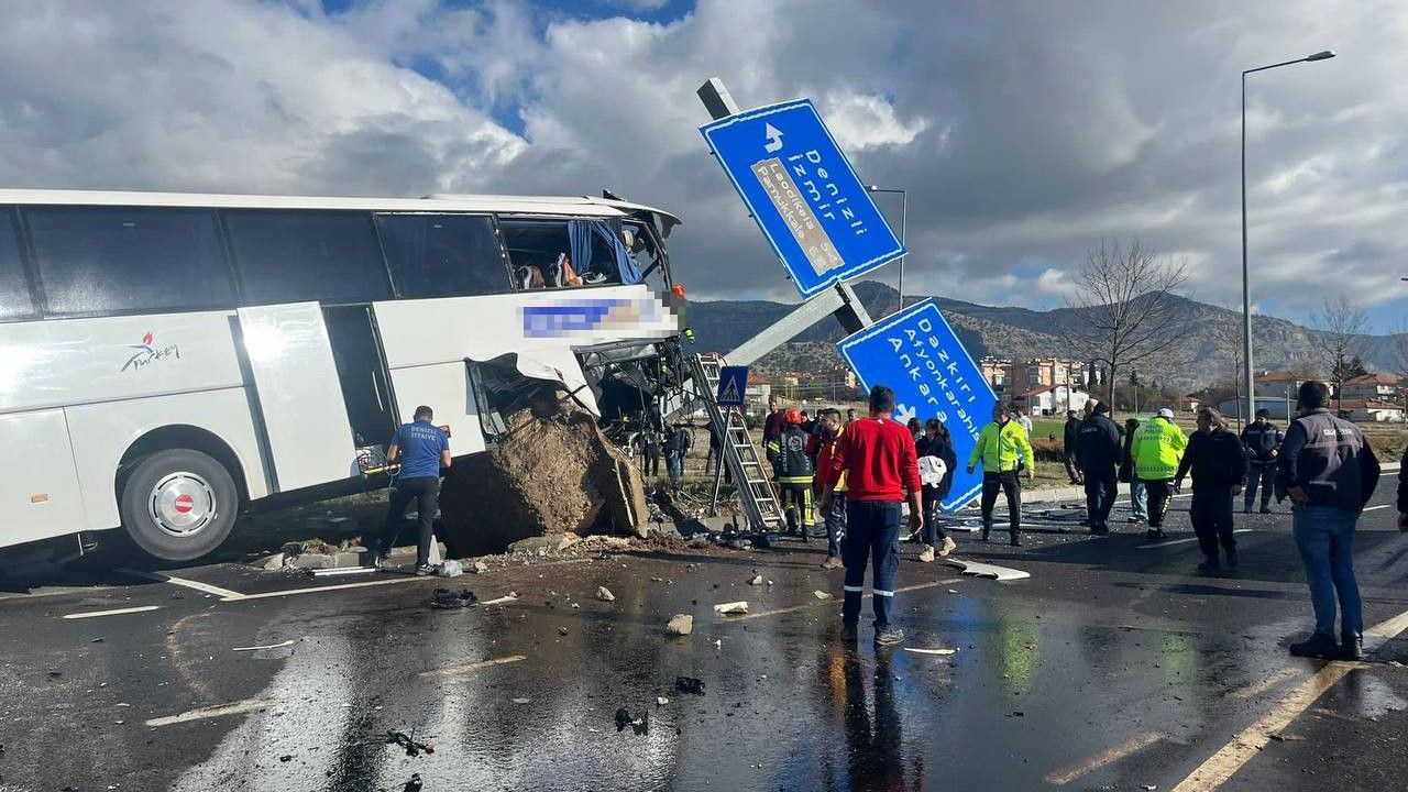 Denizli'de Tur Otobüsü Kazasında Ölü Sayısı Yükseldi