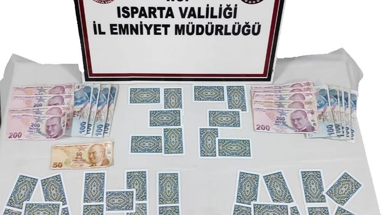 Isparta’da dernekte kumar oynayan 5 şahsa para cezası