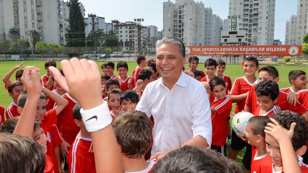 Muratpaşa’dan 94 kulübe 7’şer bin lira destek
