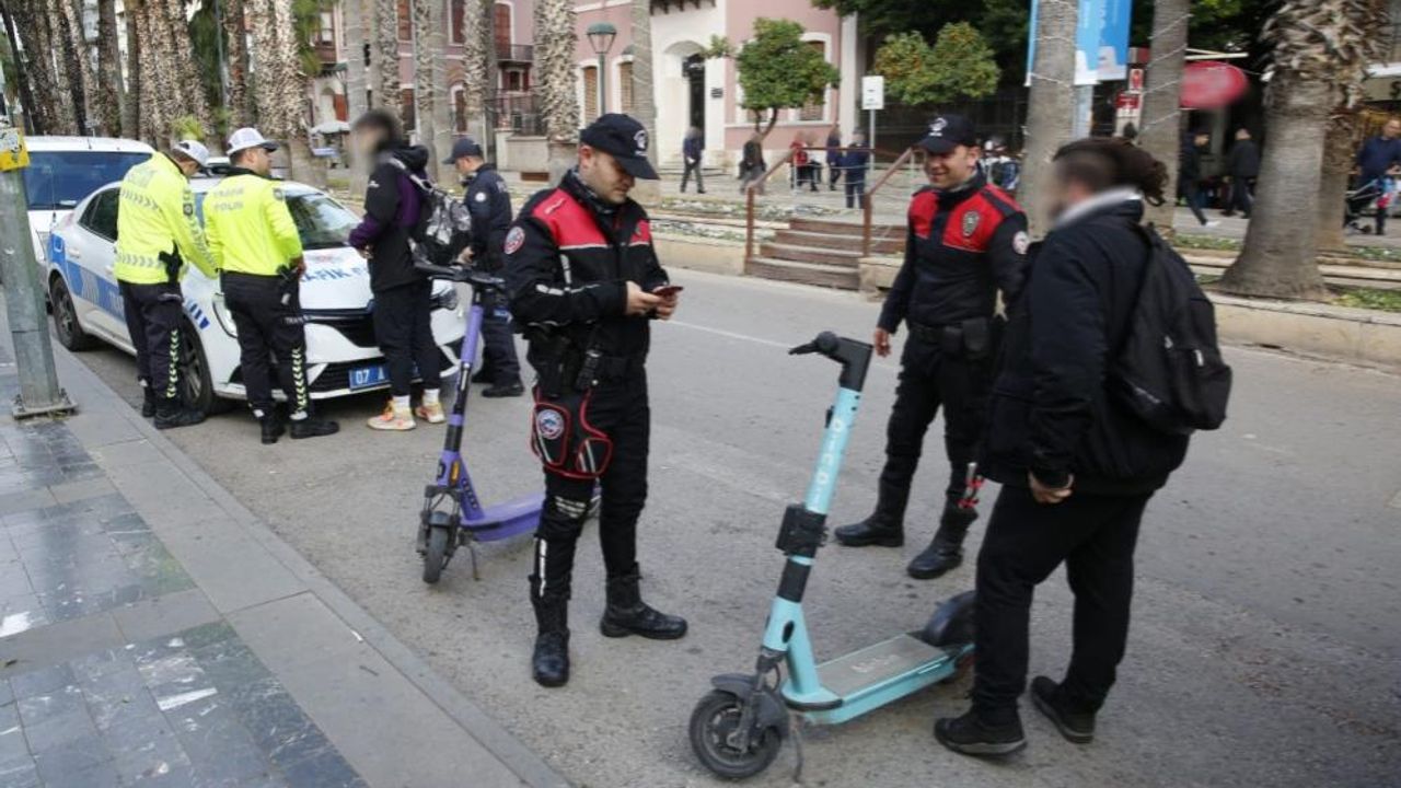 Antalya’da eş zamanlı elektrikli scooter denetimi
