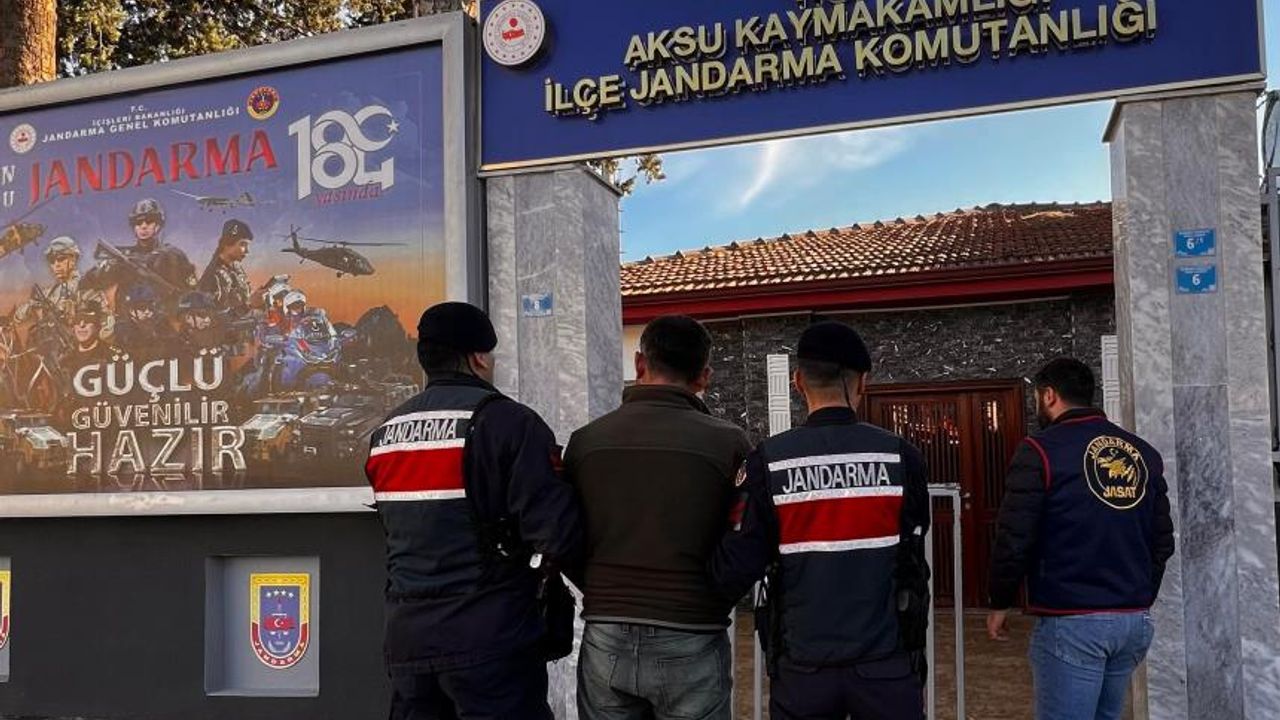 Antalya'da çeşitli suçlardan aranan 296 şüpheli yakalandı