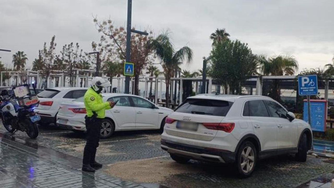 Antalya’da engelli park yerlerine park eden 625 sürücüye ceza