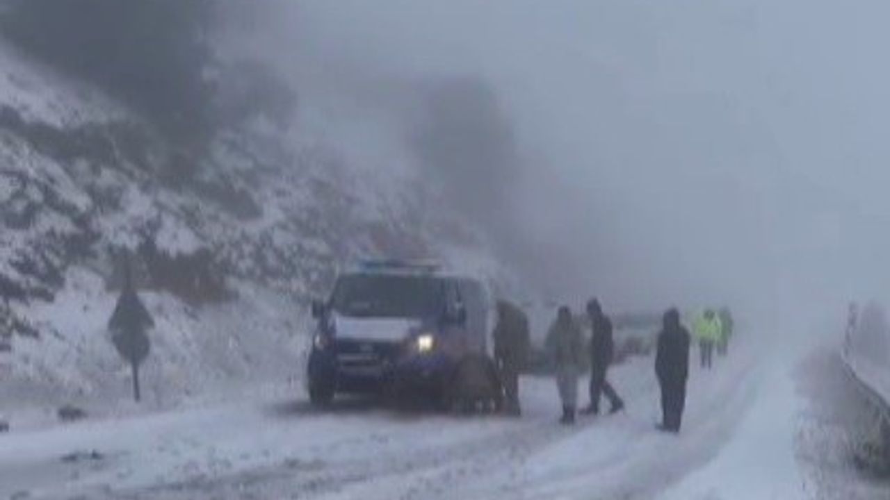 Kahramanmaraş'ta Kar Yağışı Ulaşımı Felç Etti