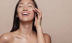Korelilerin Berrak Cilt İçin Tüyoları Nedir? Kore Cilt Bakım Önerileri?  K-Pop Sanatçısı Suzy Bunu Yapıyor!