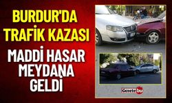 Burdur'da İki Otomobil Çarpıştı Maddi Hasar Meydana Geldi