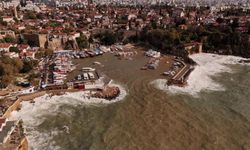 Antalya'da 3 Teknenin Battığı Limanın Görüntüleri...