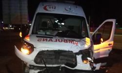 Afşin'de ambulans ile otomobil çarpıştı: 2 yaralı