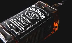 2024'te Jack Daniels'in Fiyatları: 35'lik, 70'lik, 100'lük Şişelerin Fiyatları Ne Kadar?