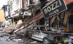Antalya'da İş Merkezinde Yangın: 5 Dükkan ve 1 Araç Yandı