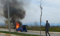 Antalya'da Seyir Halindeki Otomobil Alev Alev Yandı