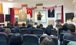 Mersin'de öğrencilere 'siber farkındalık' eğitimi