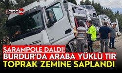 Burdur'da araba yüklü tır toprak zemine saplandı