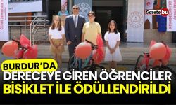 Burdur'da dereceye giren öğrenciler bisiklet ile ödüllendirildi