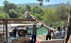 Kemer Balıkçı Barınağı’ndaki kaçak yapılar kaldırıldı