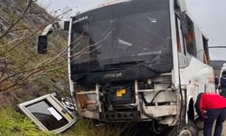 Balıkesir'de işçi servisi devrildi: 4’ü ağır 26 yaralı