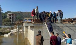 İnşaatta acı kaza: Kalıp çöktü 3 işçi yaralandı