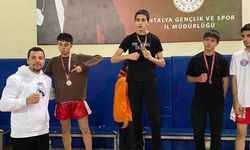 Kick Boks takımı, Antalya'dan 10 madalya ile evine döndü