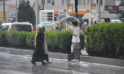 11 il için sarı kodlu uyarı! Kuvvetli sağanak ve fırtına geliyor
