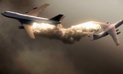 3 askeri uçak havada çarpıştı: 1 pilot hastaneye kaldırıldı