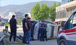 Bursa'da Polis Aracı Takla Attı: 5 Yaralı