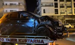 Alkollü sürücü park halindeki araçlara çarptı!