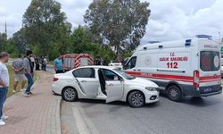 Manavgat'ta Trafik Kazası: Şans Eseri Yaralı Yok