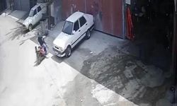 Şarjlı bisiklet demir kapıya çarparak durdu