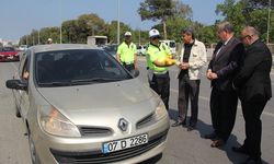 Trafik haftası sıcak başladı: Polis limonata dağıttı!