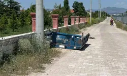 Uşak'ta Hemzemin Geçitte Tren ve Traktör Çarpıştı