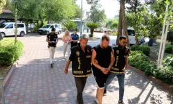 İlişki vaadiyle buluştukları 3 çocuğu dövüp paralarını aldılar