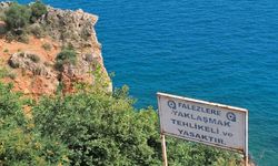 Falezlere çıkan gençler ölüm atlayışları yapıyor