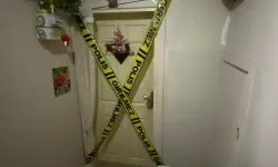 2 evladını yataklarında boğarak öldürdü