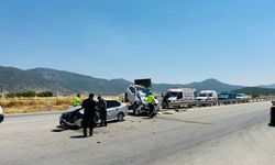Burdur'da 2'si çocuk 5 kişinin yaralandığı kaza anı görüntüleri ortaya çıktı