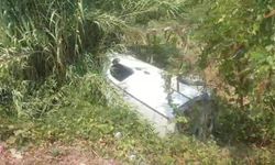 Manavgat’ta hafif ticari araç boş sulama kanalına devrildi: 1 yaralı