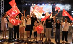 Çameli’nde sahne alan Ahmet Öngel, milli duyguları yaşattı
