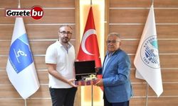 Erciyes’in Türk Dünyası üyeliği, Başkan Büyükkılıç’a takdim edildi