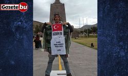 Ekvator çizgisinde Türk bayrağıyla zeybek oynadı