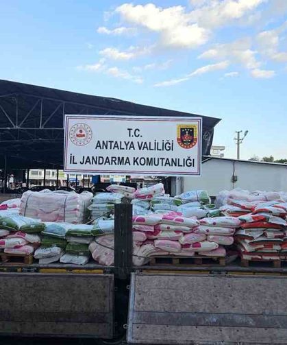 Antalya’da bir tırda 17 ton sahte gübre ele geçirildi