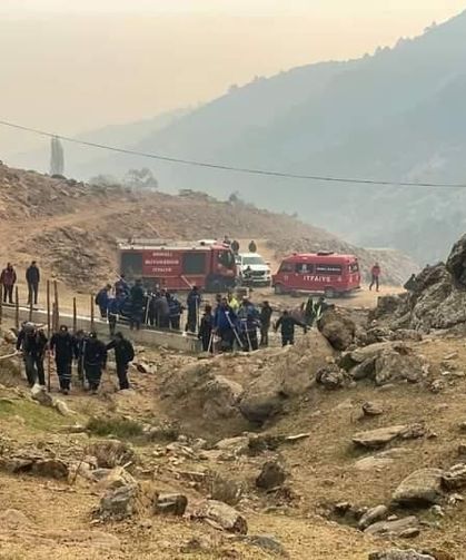 Denizli’deki yangına 7 hava aracı ve 1069 personelle müdahale ediliyor