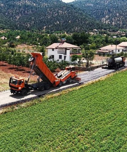 Çameli Belediyesi kendi imkanlarıyla kırsal mahalleleri asfaltla buluşturuyor