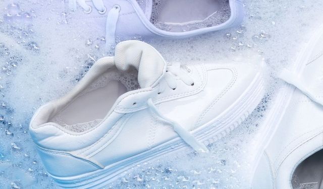 Beyaz Ayakkabılar Nasıl Temizlenir?