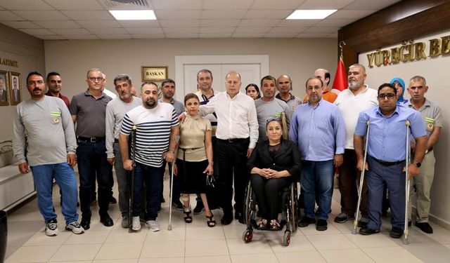 Başkan Demirçalı engelli personelleri makamında ağırladı