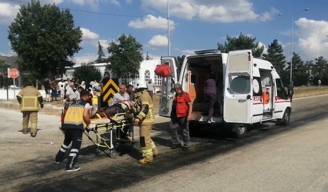 Yalvaç'ta Trafik Kazası: 3 Kişi Yaralı!