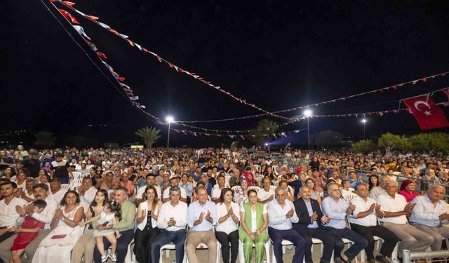 Başkan Seçer, ’1. Aydıncık Yaza Veda Festivali’ne katıldı