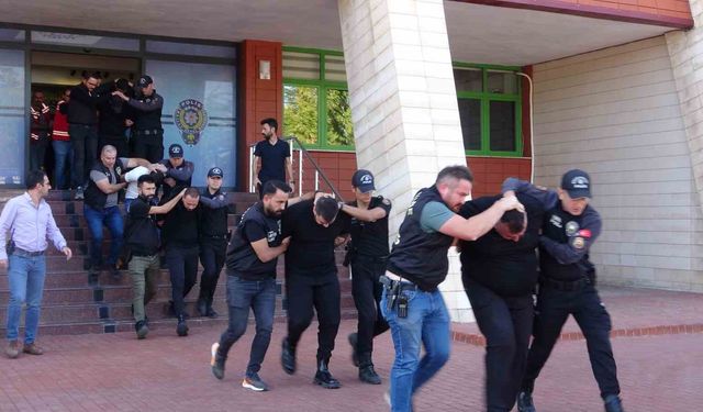 Isparta’da Cadde Ortasında Çıkan Silahlı Kavga: 9 Kişi Tutuklandı