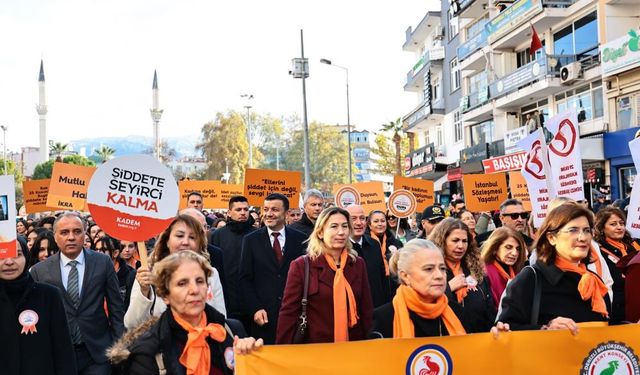 Denizli'de kadınlar şiddete farkındalık için yürüdü