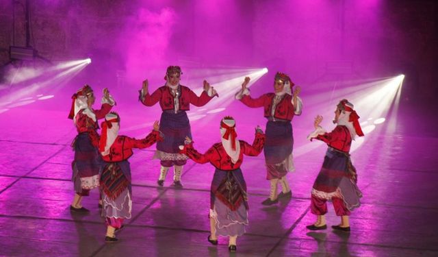 Aspendos'ta 19 Mayıs Gençlik Şöleni düzenlendi